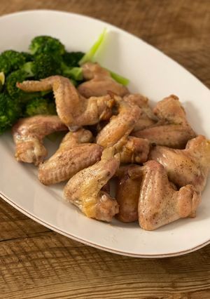A picture of 🐓 Crispy double roasted chicken wings Japanese style.