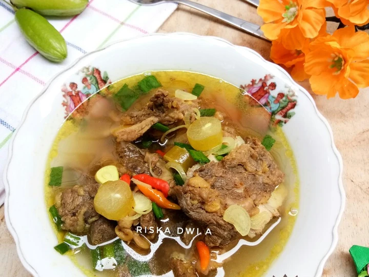 Cara Mudah Menyiapkan Resep Asem Asem Balungan Sapi Belimbing Wuluh yang Enak Banget