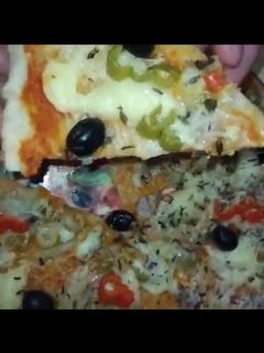 صورة لوصفة بيتزا بالعجينة المورقة راااائعة 🍕🍕