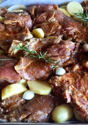 Rozmaringos - fokhagymás sertéssült🐖 recept fotója