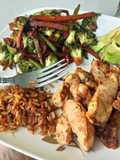 Vegetales salteados con soja y pechuga