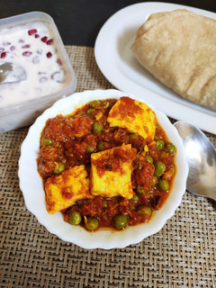 मटर पनीर (matar paneer recipe in hindi) रेसिपी मुख्य फोटो