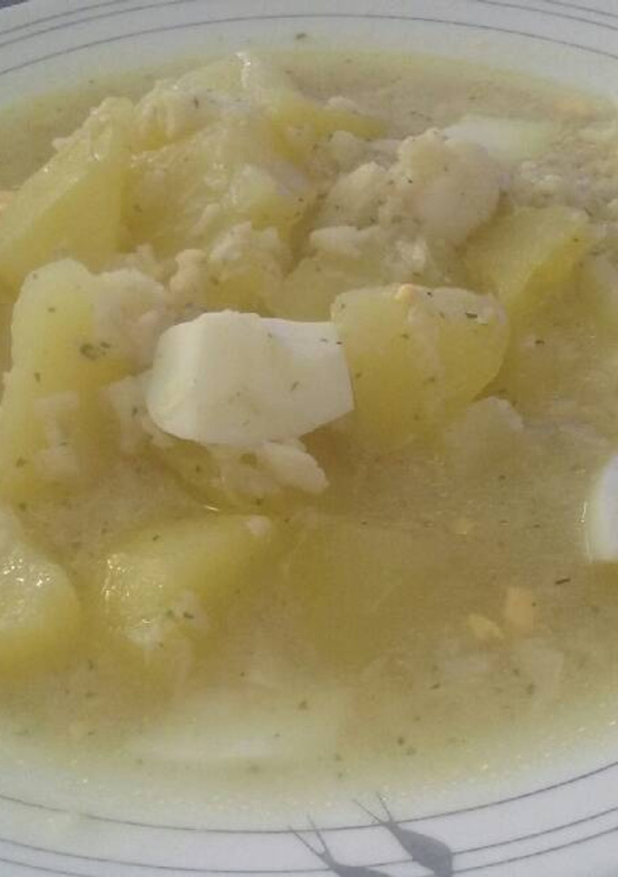 Una foto de Patatas en salsa verde con merluza
