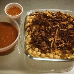 A picture of Egyptian koshari.