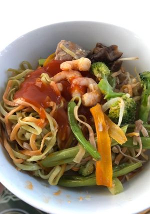 Hình của món Mì lứt xào tôm thịt.