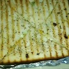A picture of Cheesy bread.