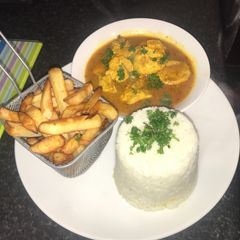 A picture of Thai chicken curry.