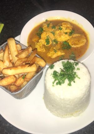 A picture of Thai chicken curry.