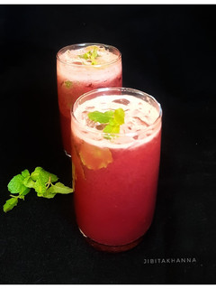 A picture of Pomegranate Watermelon Juice.