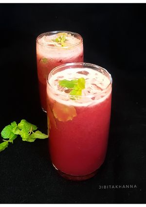 A picture of Pomegranate Watermelon Juice.