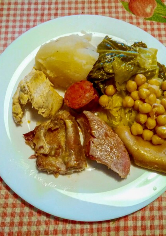 Una foto de Mini cocido gallego