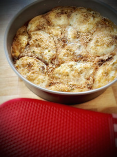 Una foto de Gratinado de patatas a la pimienta con burrata