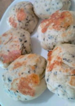 A picture of All-Purpose Flour Only★Rice Cooker Black Sesame Cheese Bread.