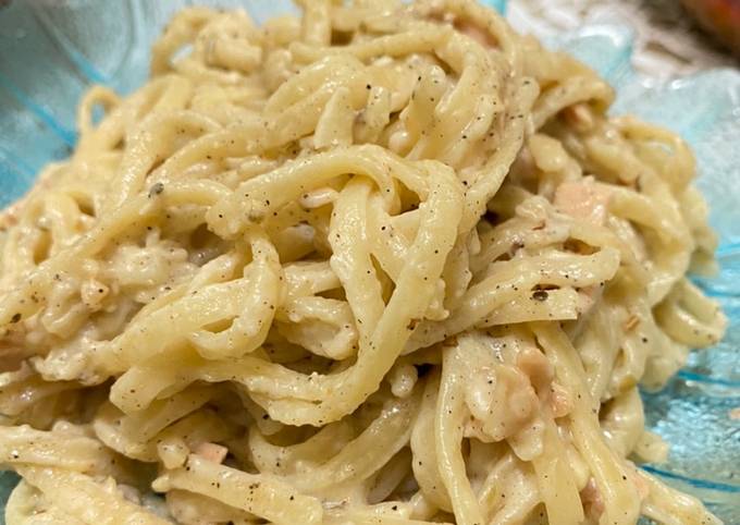 40. Fettucine Carbonara