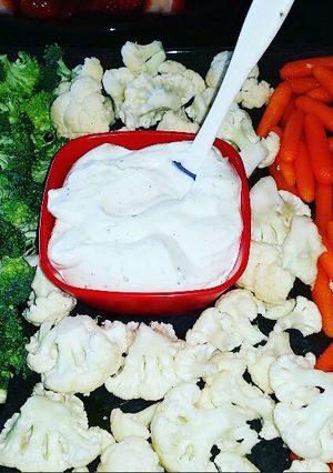 A picture of St. Patty's Irish Flag Veggie Platter.