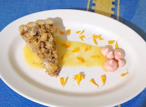 Una foto de "Tarta de Otoño" Tarta de manzana con suspiros de merengue