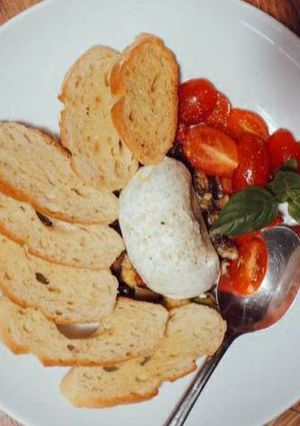 Foto de Burrata com Cogumelos e Tomate