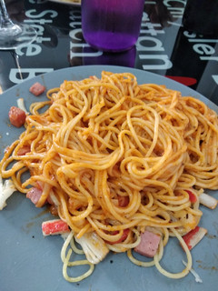 Una foto de Espaguetis en salsa de tomate