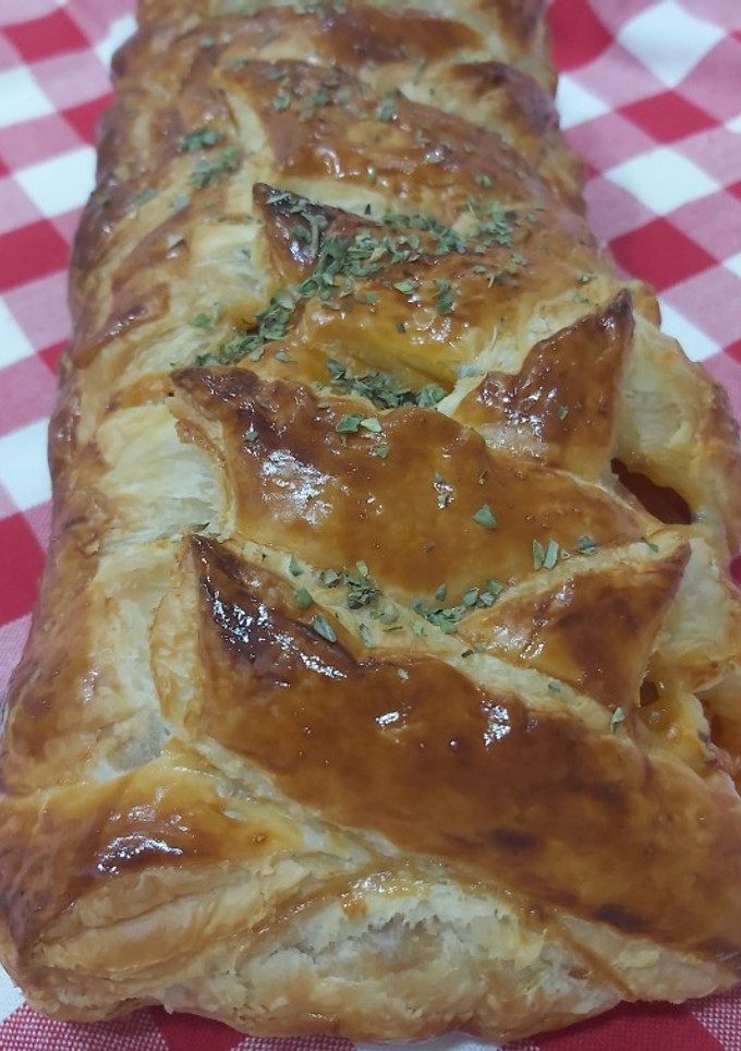 Una foto de Trenza de pizza🍕🍕