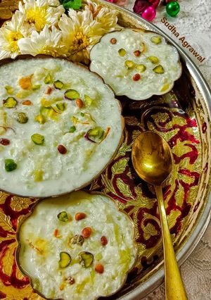 लौकी की खीर (फलाहारी) (Lauki ki kheer / falahari recipe in hindi) रेसिपी मुख्य फोटो