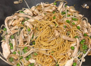 A picture of Chicken Chow Mein.