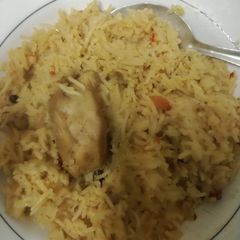 A picture of Chicken pulao.