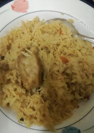 A picture of Chicken pulao.