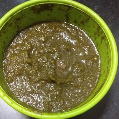 A picture of Green chutney.