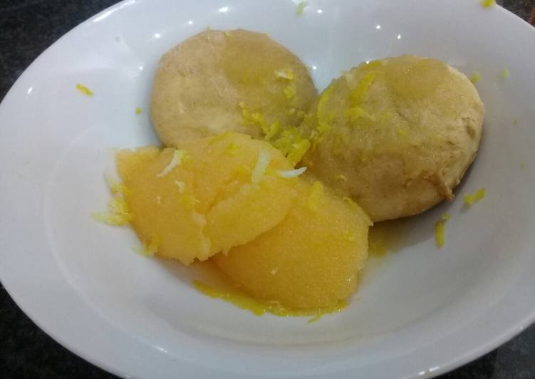 Mandarin sorbet, Vanilla biscuit with apple syrup and lemon zest