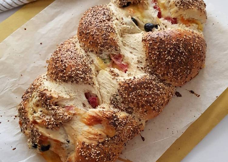 Easiest Way to Prepare Veloce Treccia salata farcita