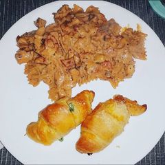 A picture of Chicken & Bacon Pasta.