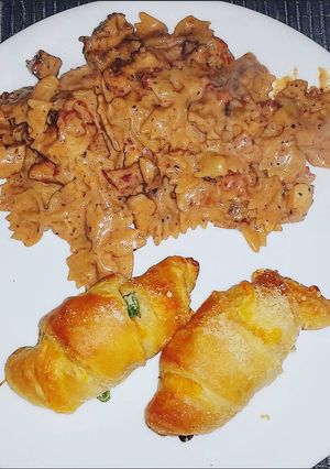 A picture of Chicken & Bacon Pasta.