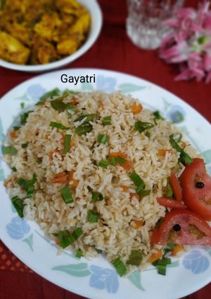 वेजिटेबल फ्राइड राइस (vegetables fried rice recipe in Hindi) रेसिपी मुख्य फोटो