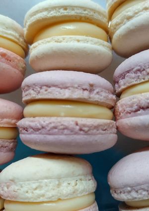 Citromos ízű krém macaronba recept fotója