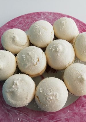 Une photo de Macaron choco noix de coco