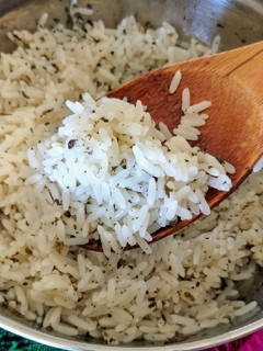 Una foto de Arroz con albahaca 😋