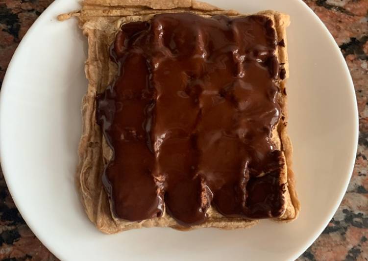 Gofre de harina de avena con nocilla fit