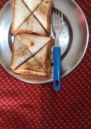 आलू के सैंडविच(aloo ke sandwich recipe in hindi) रेसिपी मुख्य फोटो