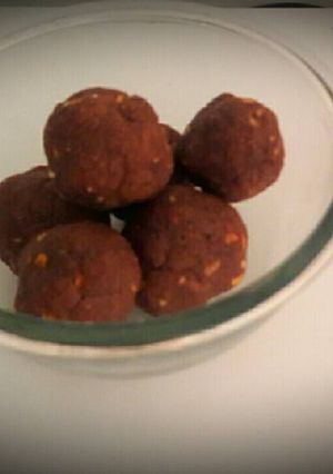 A picture of Ragi laddoo.