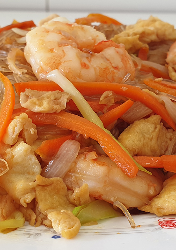 Una foto de Fideos Chinos Fritos Tres Delicias