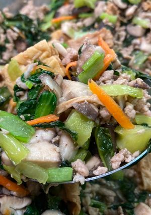 【共食團】人人都搶著打包的塔菇菜大雜燴 的食譜成品照片