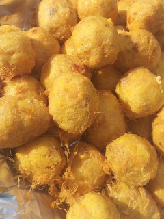 A picture of Yam balls.