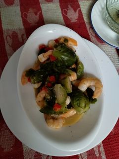 Una foto de Repollitos Bruselas con camarones 🍤