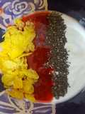 Queso fresco con fresa y corn flakes