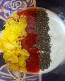 Queso fresco con fresa y corn flakes