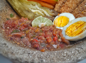 Foto resep Sambal Seruit khas Lampung (tomat jeruk nipis)