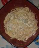 Espaguetis con pollo y maní a la cerveza