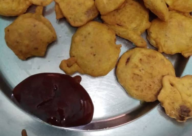 Steps to Prepare Favorite Aloo pyaz pakoda