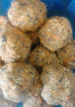 A picture of Carrot cake protein bites.