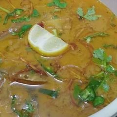 A picture of Chicken nihari.